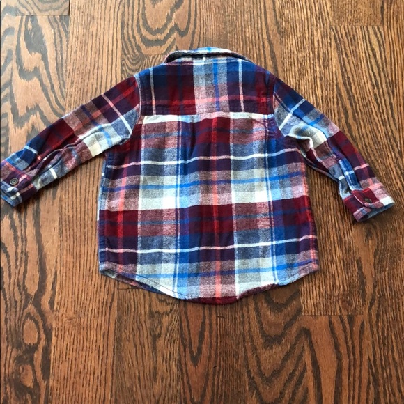 Flannel button down shirt and mittens - Picture 6 of 7